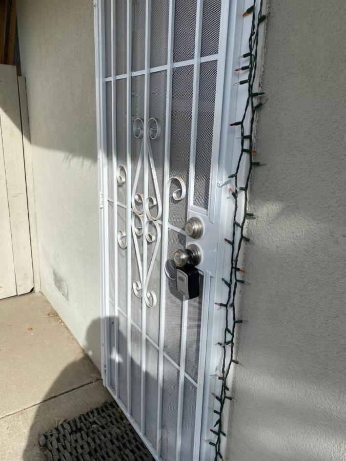 Comfy Cozy On Quiet Cul-de-sac Homestay Los Angeles